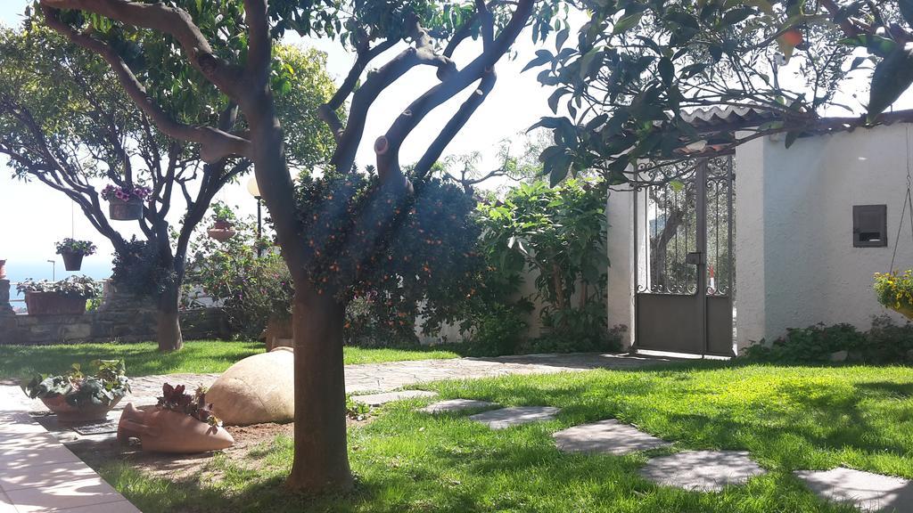 Azienda Agrituristica Villa Arianna إمبيريا المظهر الخارجي الصورة