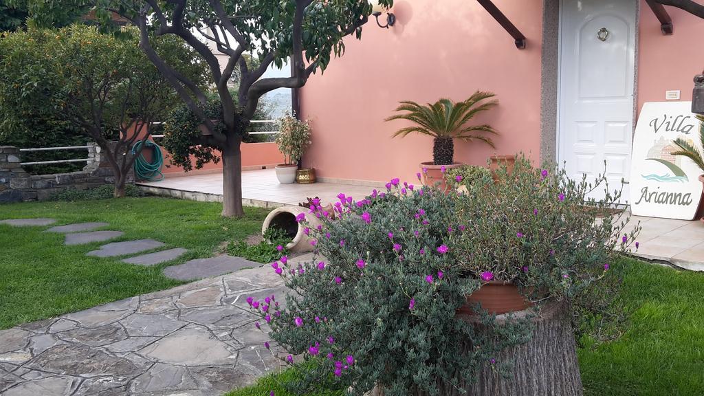 Azienda Agrituristica Villa Arianna إمبيريا المظهر الخارجي الصورة