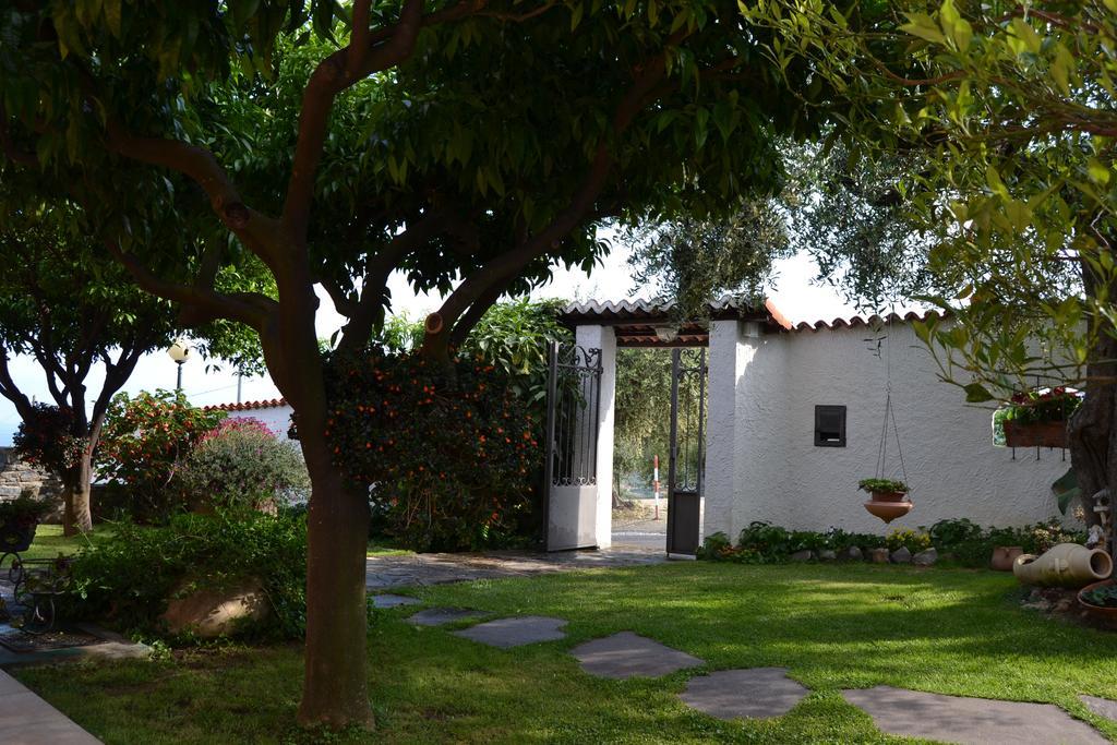 Azienda Agrituristica Villa Arianna إمبيريا المظهر الخارجي الصورة