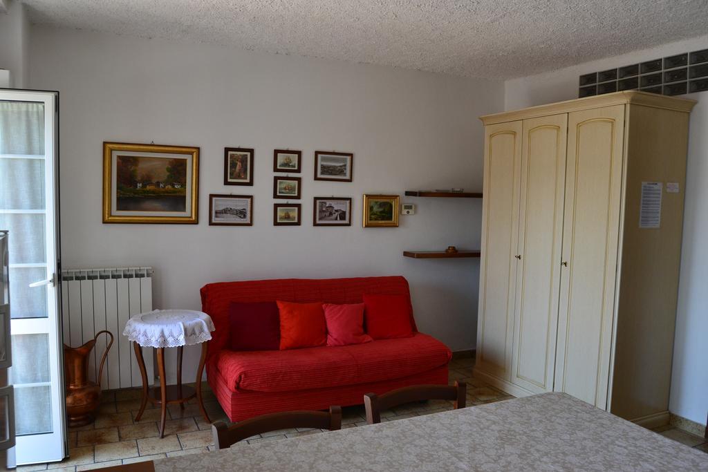 Azienda Agrituristica Villa Arianna إمبيريا الغرفة الصورة